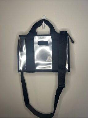 case-mate silver tote with black straps